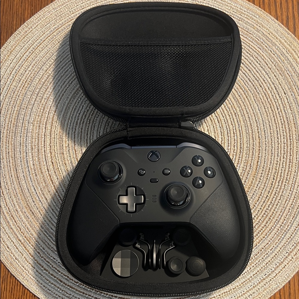 Microsoft XBox Elite Series 2 Wireless Gaming Controller with Case